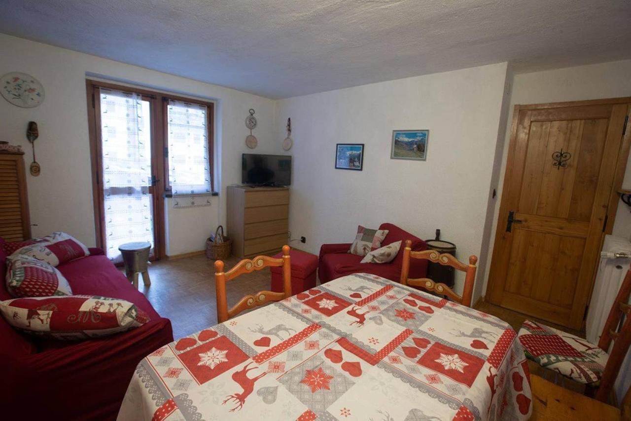 דירות Joivy Flat For 6, In The Historic Town Pré-Saint-Didier מראה חיצוני תמונה